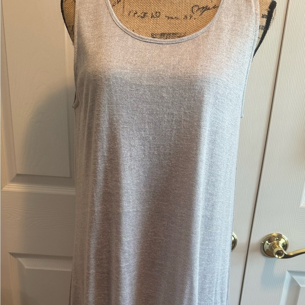 EUC Umgee Light Gray Scoop Neckline Fully Lined Sleeveless Tank w/  Lace!
